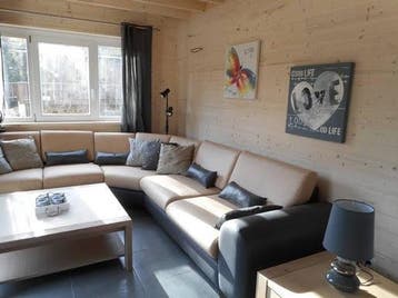 Luxe chalet voor 8p, sauna, 4 slp, 2 bdk. honden welkom, 4 of meer slaapkamers, Landelijk, In bos, Chalet, Bungalow of Caravan