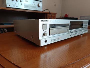 Technics - SL-P550 Class AA Lecteur de CD