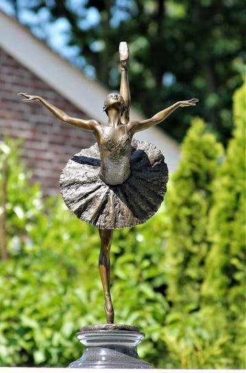 sculptuur, ballerina girl 66 cm hoog - 66 cm - brons ,