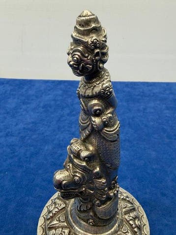 Figure on Dragon/Makara - 300 g - Zilver - Indonesië - Begin, Antiek en Kunst