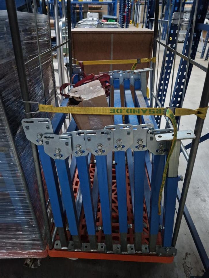 Rollenbaan frame 80 cm breedte staal blauw gebruikt, Zakelijke goederen, Machines en Bouw | Heftrucks en Intern transport, Ophalen of Verzenden