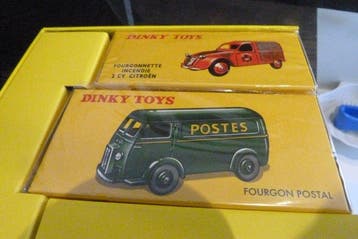 Dinky Toys, Atlas 1:43 - Modelauto (2) - Peugeot D3A Fourgon