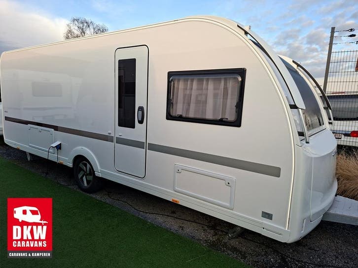 ADRIA Adora 613 UT, Caravans en Kamperen, Caravans, 1250 - 1500 kg, Douche, Gascomfoor, Hordeur, Kachel, Koelkast, Microgolfoven