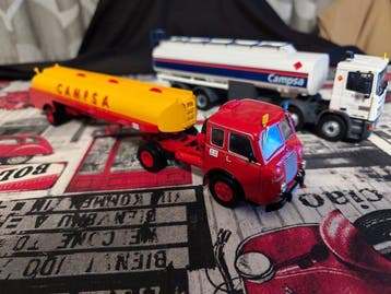 Salvat 1:43 - Model vrachtwagen (2) - Pegasos Mofletes