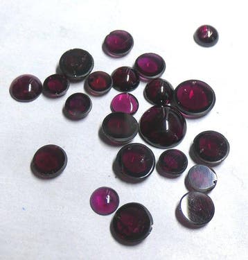 GROTE PARTIJ GRANAATEN 100% NATUURLIJK Cabochon- 10.02 g -