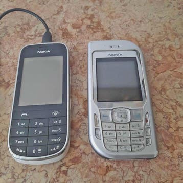 Nokia Nokia – 6670 (Symbian) + 203 (Asha) - Mobiele telefoon, Nieuw