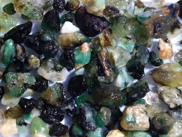 Geen Reserve - Ct. 185.00 natuurlijke smaragd uit Zambia -