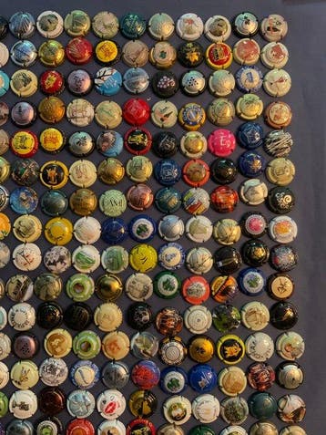 Champagne capsules (300) - Staal, Antiek en Kunst, Antiek | Speelgoed