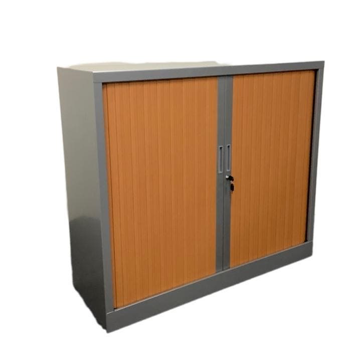 Roldeurkast / archiefkast vv 2 legborden en sleutel (hxbxd), Maison & Meubles, Armoires | Armoires à porte coulissante & Armoires à archives