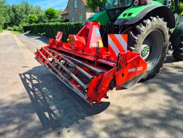 Kuhn HRB 303 D, Zakelijke goederen, Landbouw | Werktuigen, Ophalen
