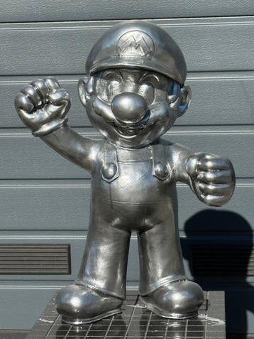 Daluxe Art - 1999 • XXL Silver Mario Display – 80 CM