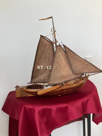 Objets maritimes - ST-12 uit Stavoren - Bois- ST-12 botter