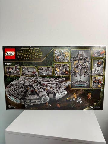 Lego Set - 75257 - Star Wars - Millennium Falcon - Retired -
