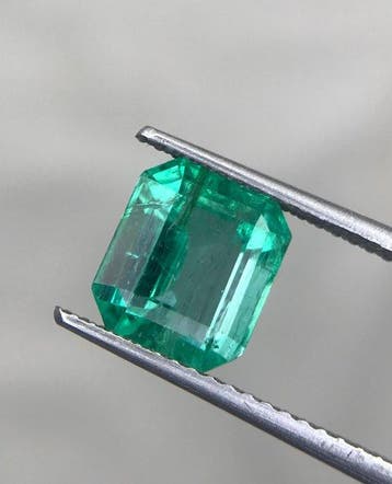 1 pcs Groen Smaragd - 2.43 ct - International Gemological