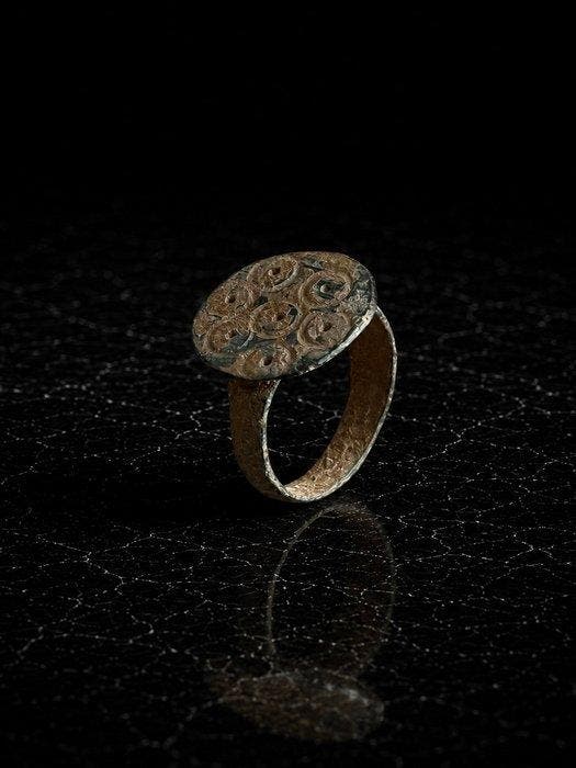 Laat-Romeins / Vroeg-Byzantijns Brons Ring - 4e tot 7e eeuw, Antiquités & Art, Antiquités | Autres Antiquités
