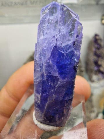 Tanzanite 63,16 carats de bonne qualité - Hauteur : 40 mm -