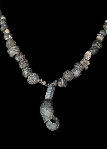 West-Aziatisch Grijze hardsteen en glas Kralenketting