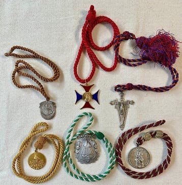 6 vintage devotionele medailles van religieuze ordes en, Antiek en Kunst