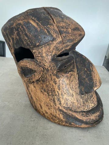 Helm van hout - DR Congo