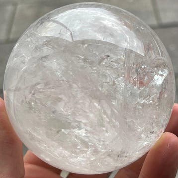 Mountain Crystal Clear Quality sphere Kristal - Hoogte: 9.1