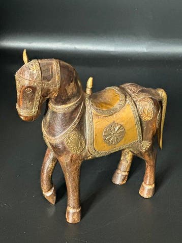 Hobbelpaard - Statuette de cheval indien Marwari dart