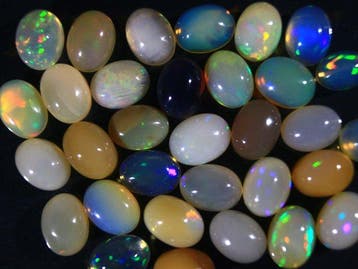 Grote partij van 29,00 ct natuurlijke Ethiopische opalen -