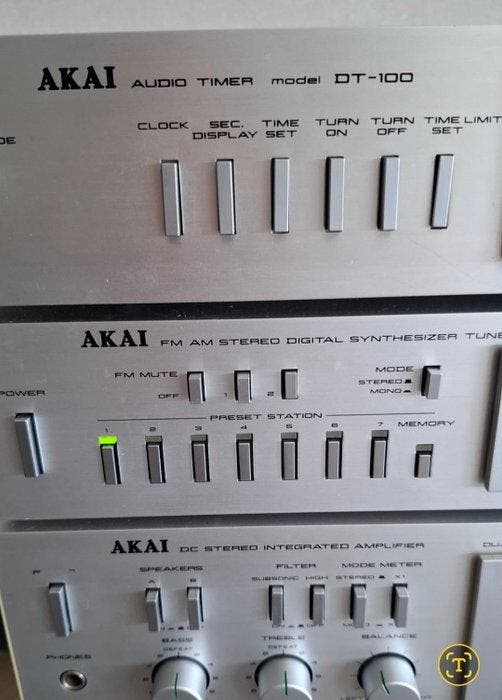 Akai - DT-100 (top unit); FM AM stereo digital synthesizer, Audio, Tv en Foto, Radio's