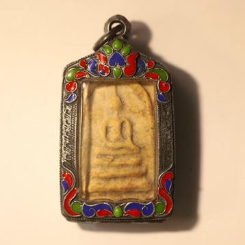 Thaïlande. 9 verschillende Thaise Boeddhistische Amuletten