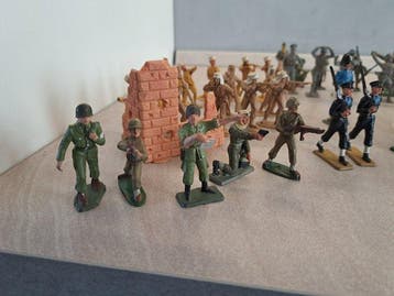 Starlux plastique, timpo solid, cherilea toys, britains