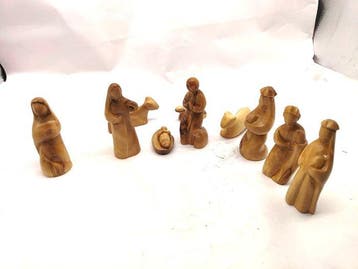 Kerststal van olijfhout (10 nieuwe stukken) - handgemaakt, Antiek en Kunst