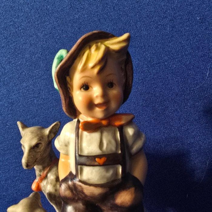 Goebel - Beeldje - Hummel #200/I - Little Goat Herder - TMK5, Antiek en Kunst, Curiosa en Brocante