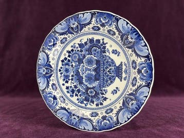 De Koninklijke Porceleyne Fles / Royal Delft - Bord - 9035 -, Antiek en Kunst