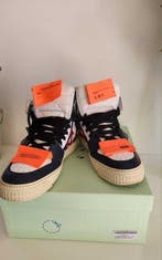 Off White - Sneakers - Maat: EU 42, Nieuw