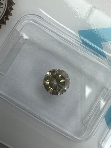 1 pcs Diamant (Couleur naturelle) - 0.70 ct - Rond - Fancy, Nieuw