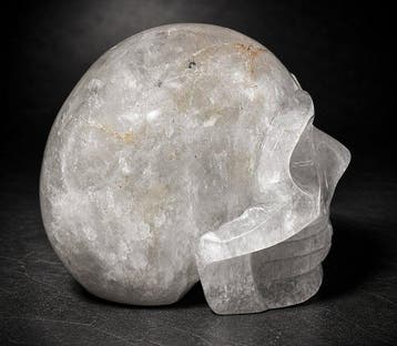 Crâne en quartz clair (cristal de roche) – Sculpté à la