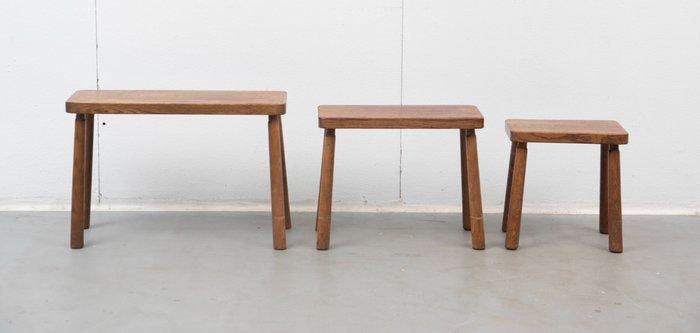 Set bijzettafels - Eik - Drie bijzettafeltjes, Antiek en Kunst, Kunst | Designobjecten