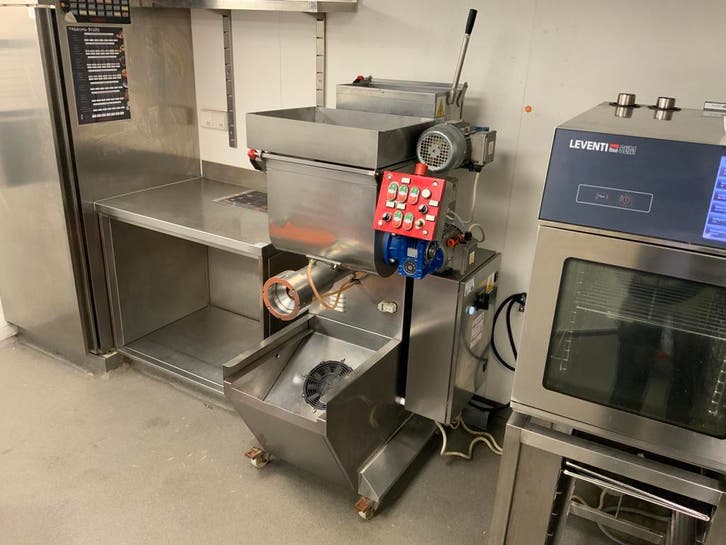 Dominioni Pasta machine P55R - automatisch pasta station, Zakelijke goederen, Horeca | Keukenapparatuur, Gebruikt, Overige typen