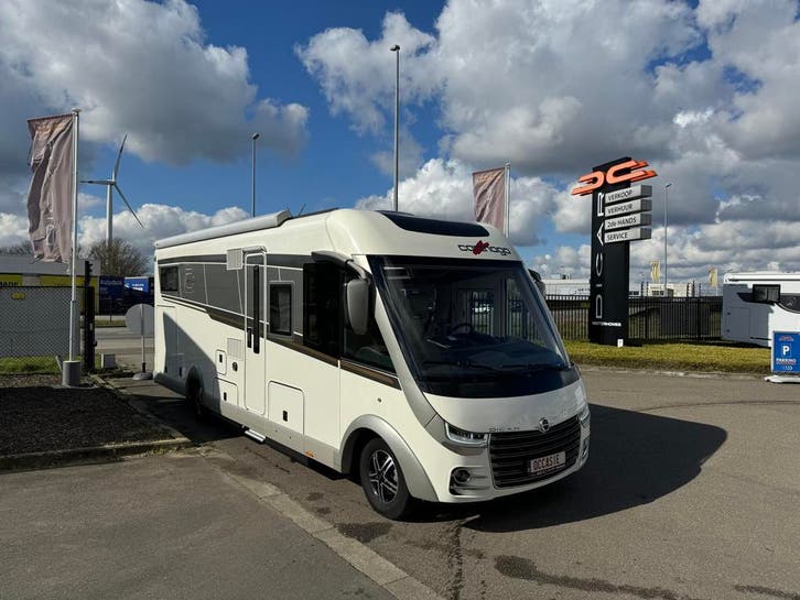 Carthago E-line 150LE slechts 15638 km en twin bedden 06896, Caravanes & Camping, Camping-cars