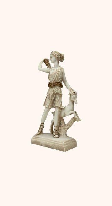 Beeld, Statua Diana di Versailles Dea Greca Artemide Patina