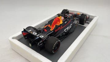 Minichamps 1:18 - Voiture miniature - Oracle Red Bull Racing