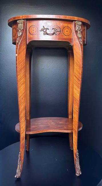 Tafel - Vintage Franse Louis XV-stijl marquetterietafel /