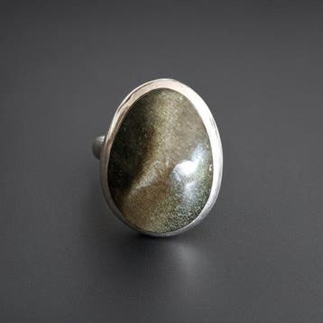 Bague en obsidienne dorée. Haute qualité. Montage sur argent, Collections