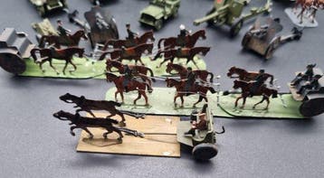 Unbekant - Militaire miniatuur beeldjes - Sammlung älterer