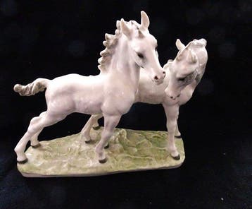 Hutschenreuther - Beeldje -  Spielende Pferde  - Porselein, Antiek en Kunst, Antiek | Glaswerk en Kristal