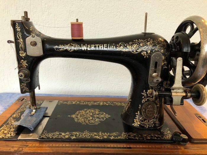Wertheim Francfort Naaimachine - Gietijzer, Antiek en Kunst, Kunst | Designobjecten