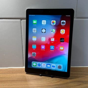 Apple iPad (5th Generation) 128GB Wifi - Mobiele telefoon