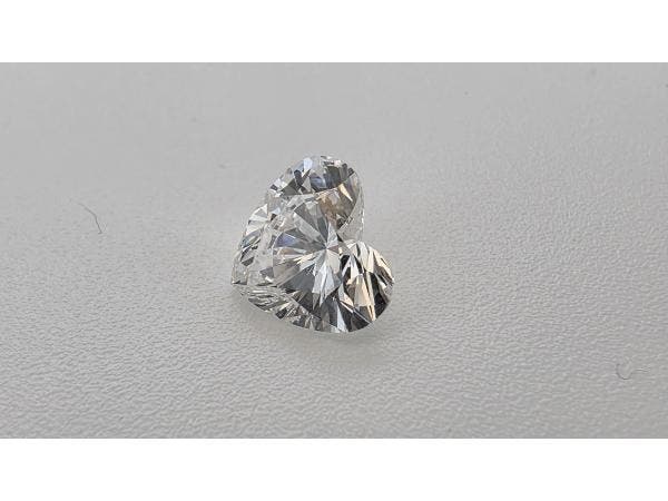 Veiling - Diamant heart 1.00 crt ( IGI gecertificeerd ), Handtassen en Accessoires, Edelstenen
