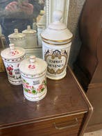 Pot de pharmacie (3) - Porcelaine