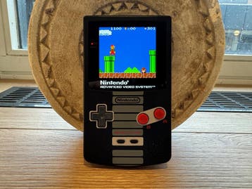 Gameboy Color IPS Backlight Limited Mario NES Edition, Consoles de jeu & Jeux vidéo, Consoles de jeu | Nintendo Game Boy, Verzenden
