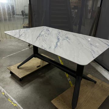 Eettafel Table Talk - Ongebruikt, Verzenden, Zo goed als nieuw, Overige materialen, 150 tot 200 cm